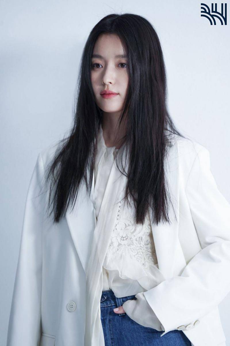 Han Hyo Joo (naver.com/BH엔터테인먼트)