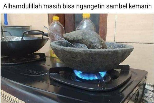 status medsos bapak lagi masak (instagram.com/receh.id)