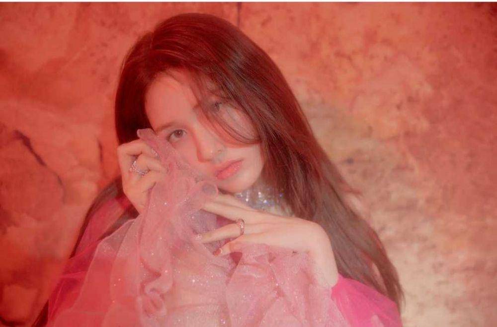 Somi (instagram.com/somsomi0309)