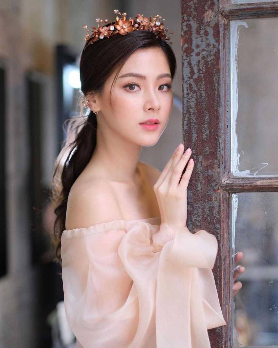 Baifern Pimchanok (instagram.com/baifernbah)
