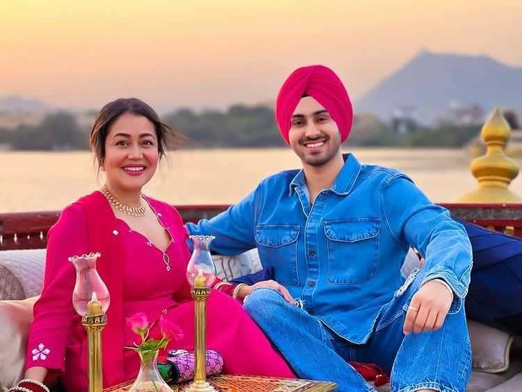 Neha Kakkar dan suami (instagram.com/nehakakkar)