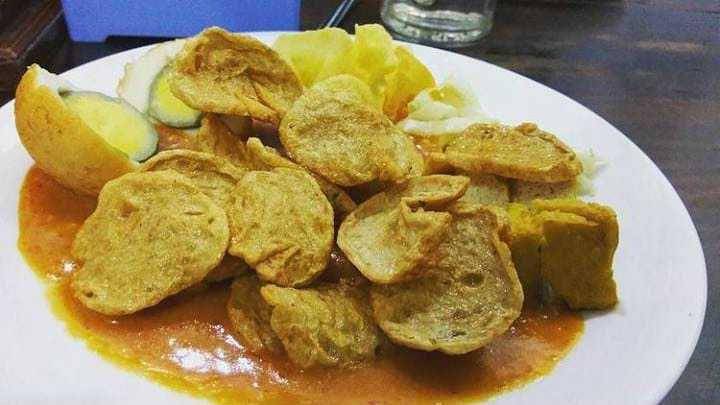 siomay bakso titoti (instagram.com/titoticijantung)