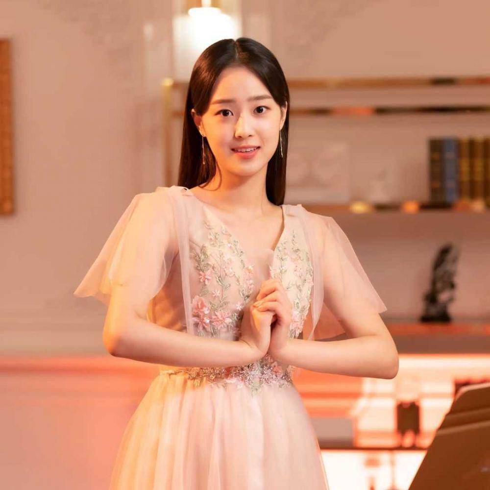Choi Ye Bin (instagram.com/jwidecompany)