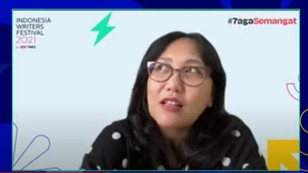 Gina S. Noer menjadi pembicara di Indonesia Writers Festival 2021. (YouTube.com/IDN Times)