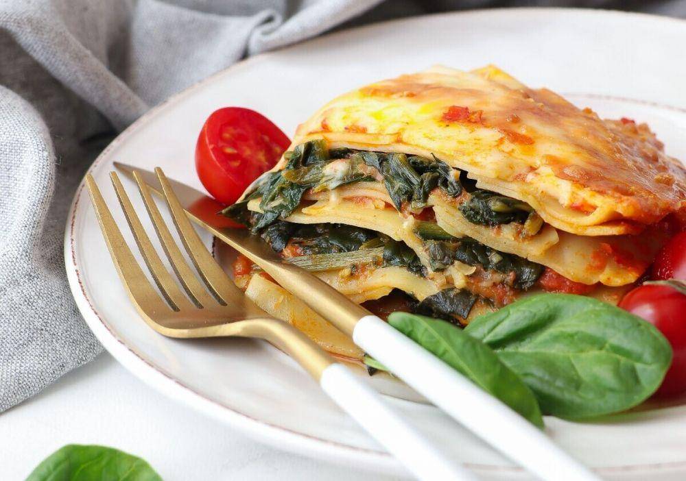 ilustrasi swiss chard lasagna (unsplash.com/Parnis Azimi)