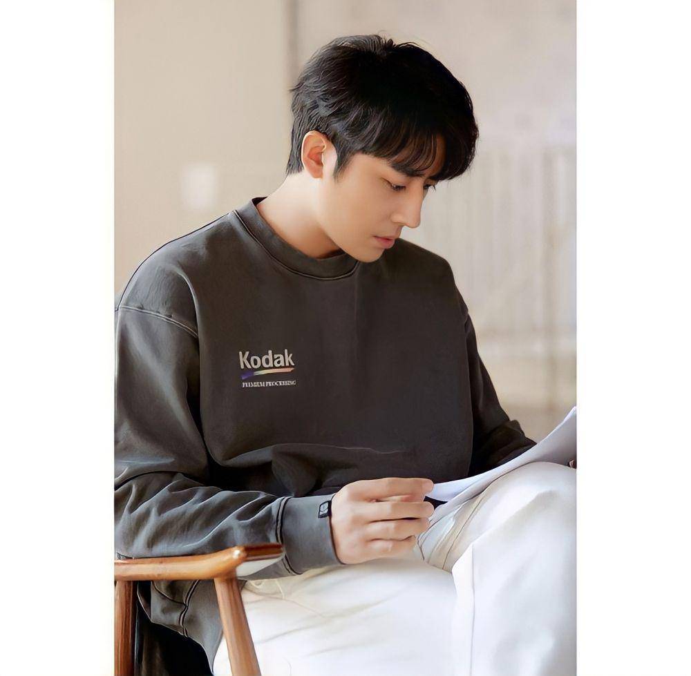 Son Ho Jun (instagram.com/sonhojun_official)