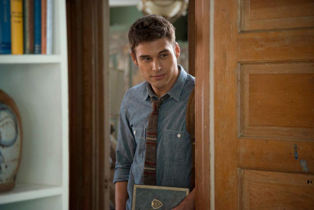 Ryan Guzman di film The Boy Next Door (bnlmag.com)