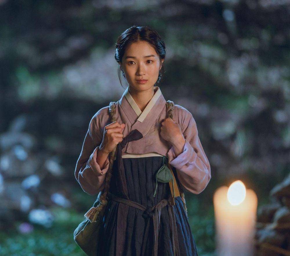 cuplikan adegan Kim Hye Yoon di drama Secret Royal Inspector Joy (instagram.com/tvn_drama)