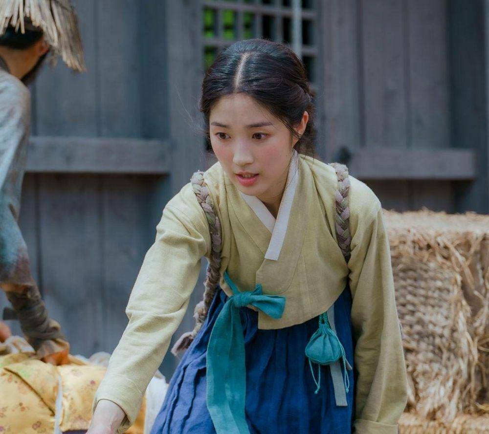 cuplikan adegan Kim Hye Yoon di drama Secret Royal Inspector Joy (instagram.com/tvn_drama)
