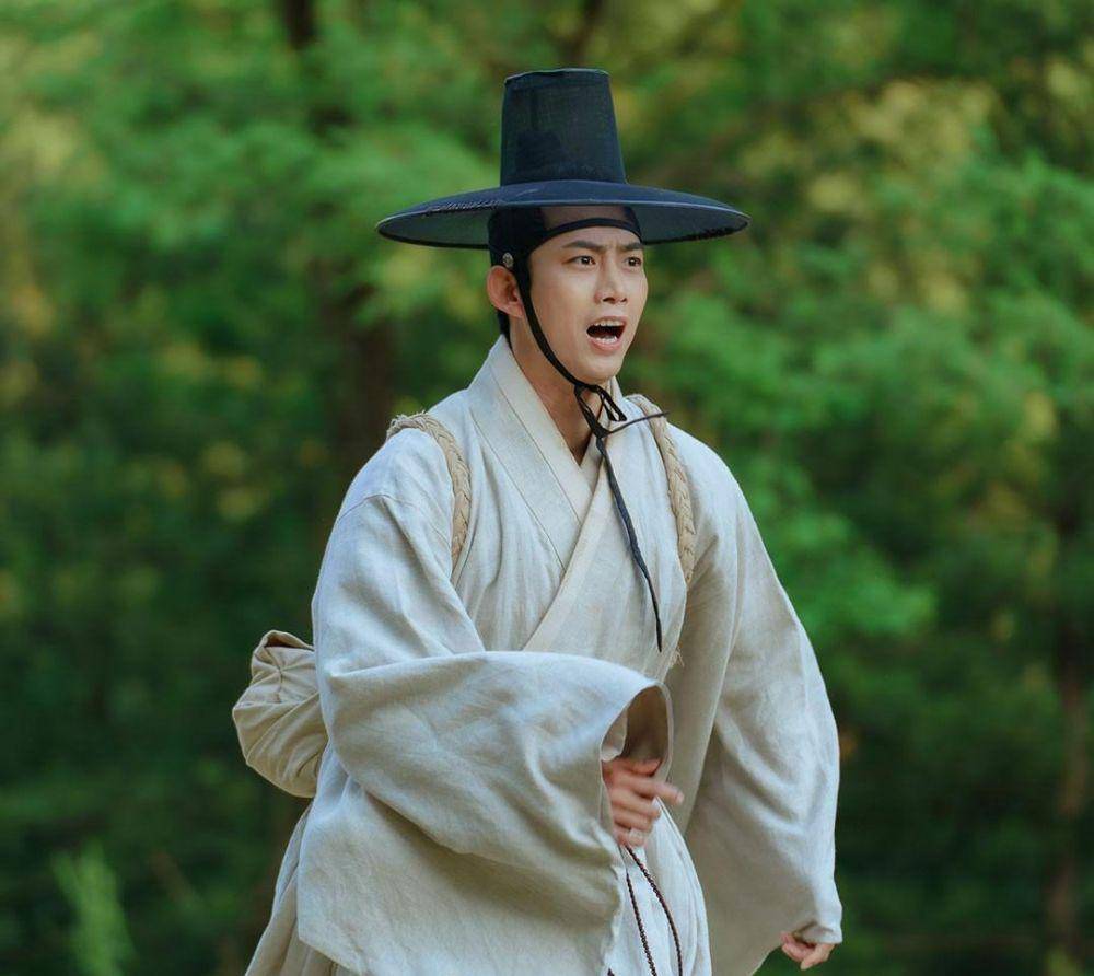 cuplikan adegan Taecyeon di drama Secret Royal Inspector Joy (instagram.com/tvn_drama)