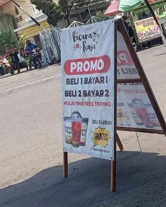 tulisan di spanduk promo (Instagram.com/sukijan.id)