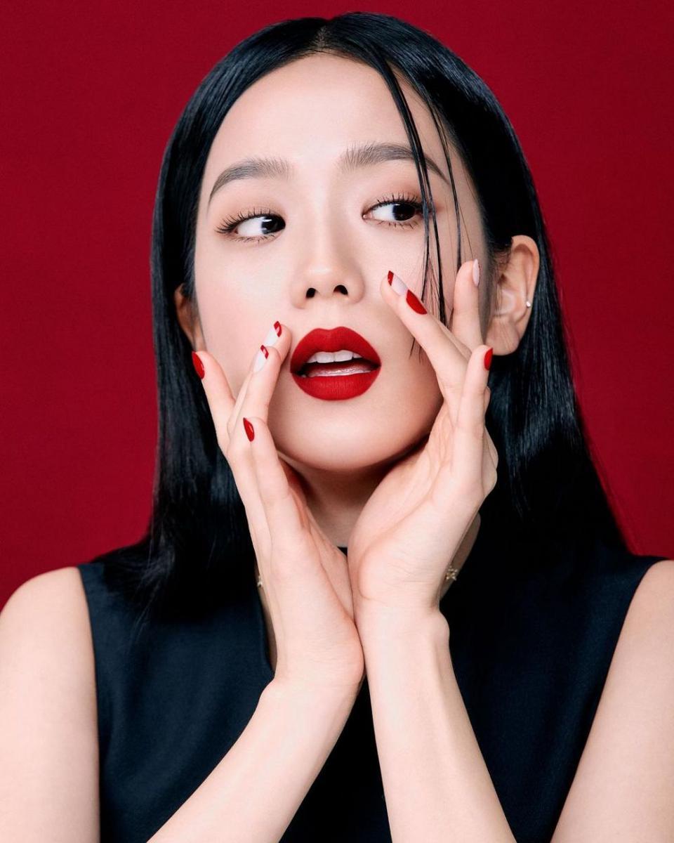 Nail art Jisoo BLACKPINK (instagram.com/sooyaaa__)