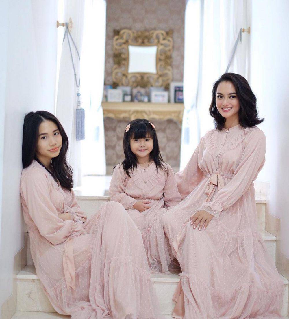 potret Ririn Ekawati dan dua anaknya (instagram.com/ririnekawati)