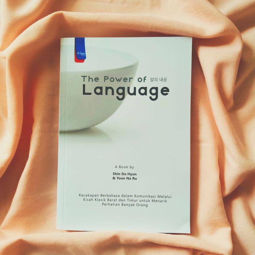 Buku The Power of Language (dok. pribadi/Fajrian Nispi)