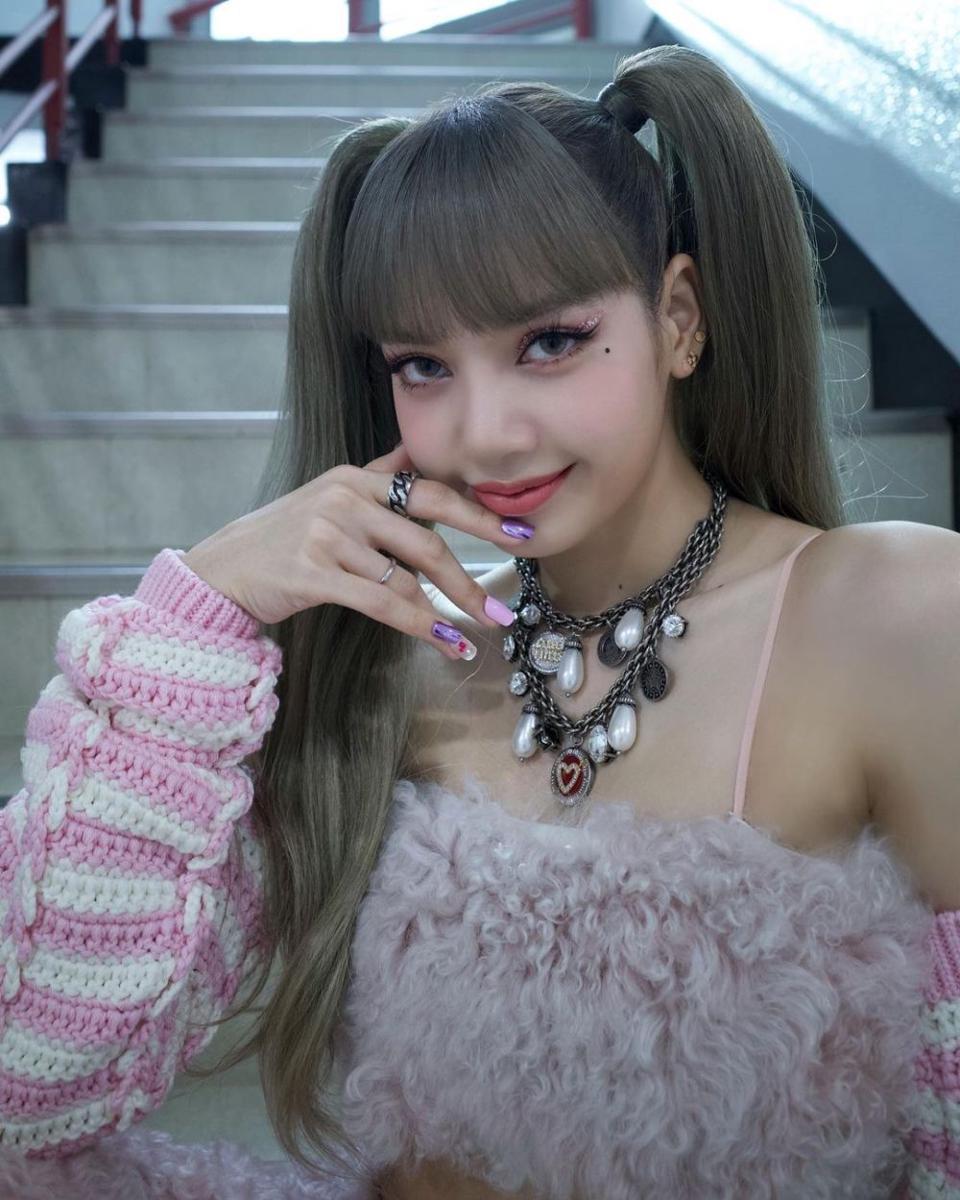 Nail art Lisa BLACKPINK (instagram.com/lalalalisa_m)