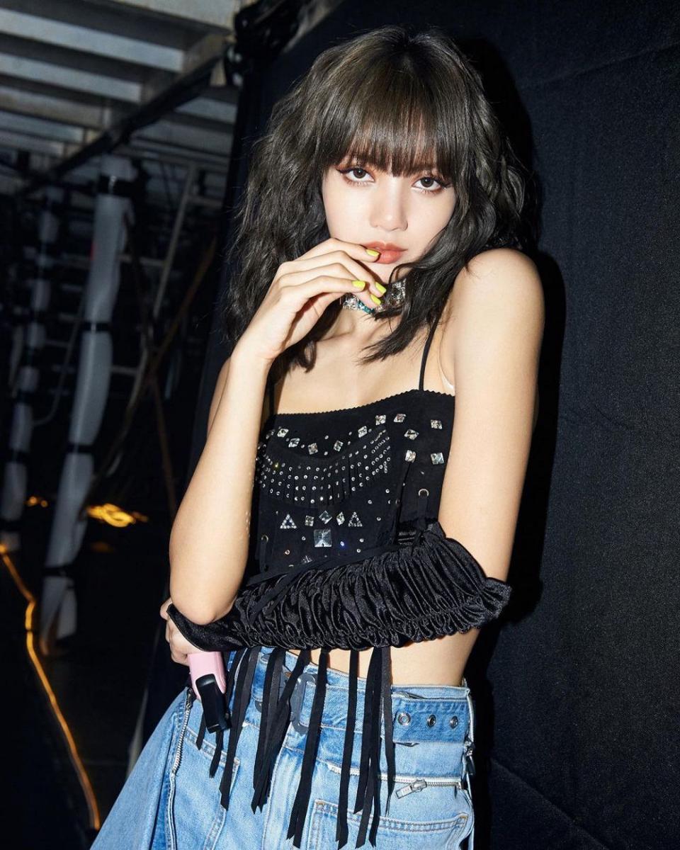 Nail art Lisa BLACKPINK (instagram.com/lalalalisa_m)