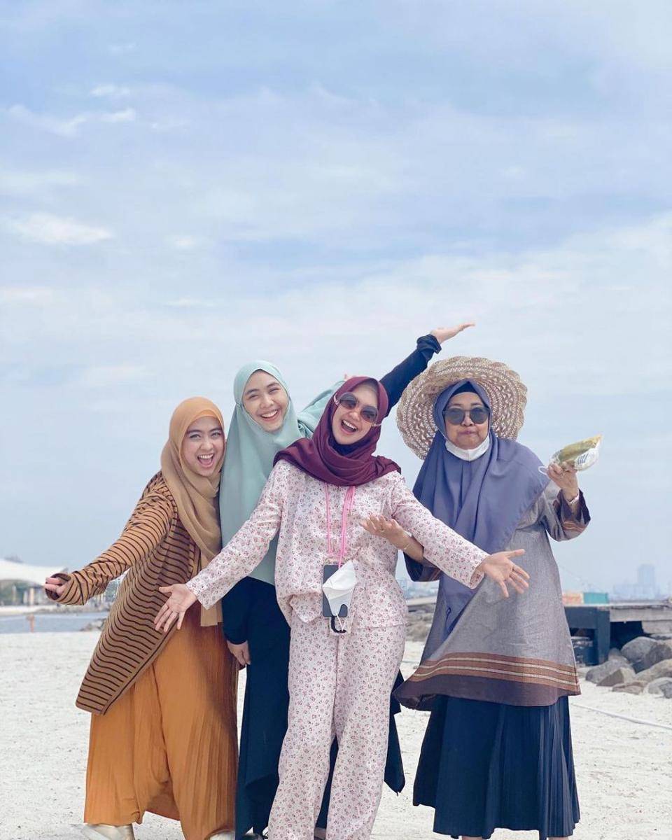 Oki Setiana Dewi (instagram.com/okisetianadewi)