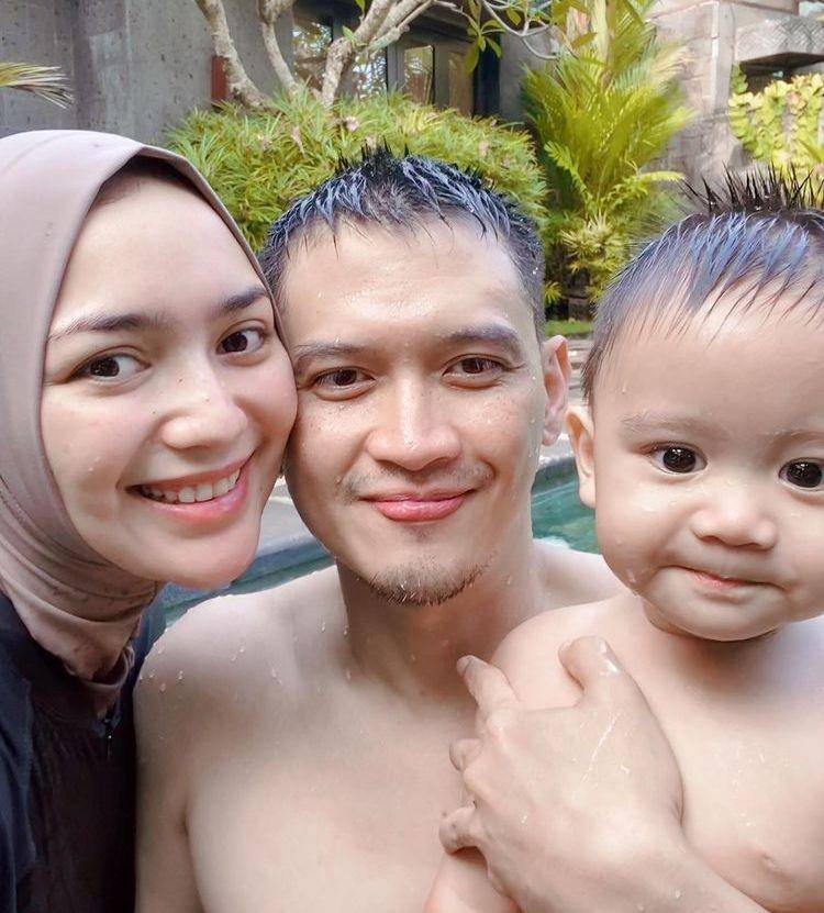 Ciki bali (instagram.com/thereal_rezkyadhitya)