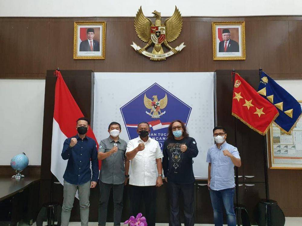 Rockinlilo dan BNPB (Dok.Rockinlilo)