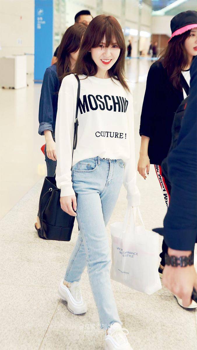 Boyish style Wendy Red Velvet (twitter.com/DC_WENDY_)