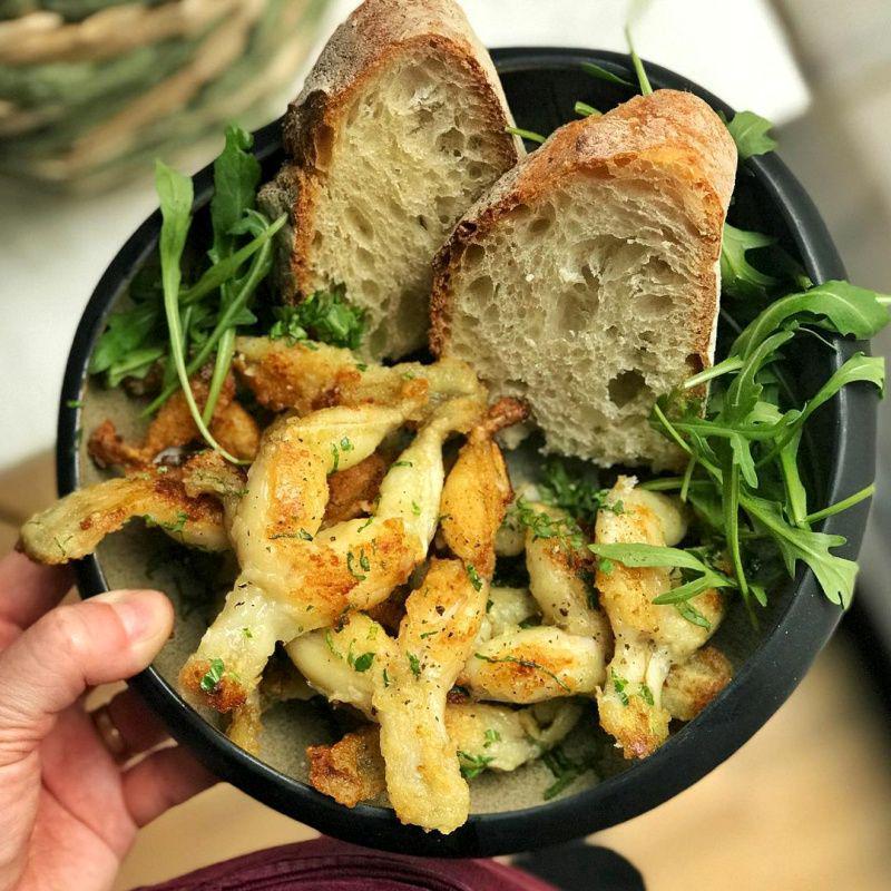 Cuisses de grenouilles (instagram.com/june.d.arville)