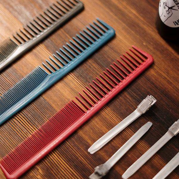 Ilustrasi sisir pria (pexels/cottonbro)