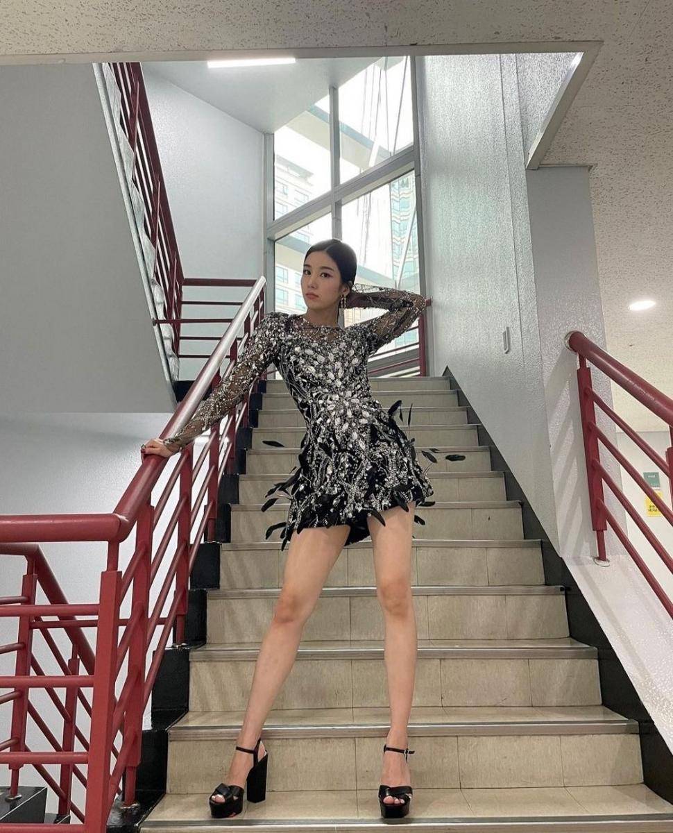 Eunbi eks IZ*ONE (instagram.com/silver_rain.__)