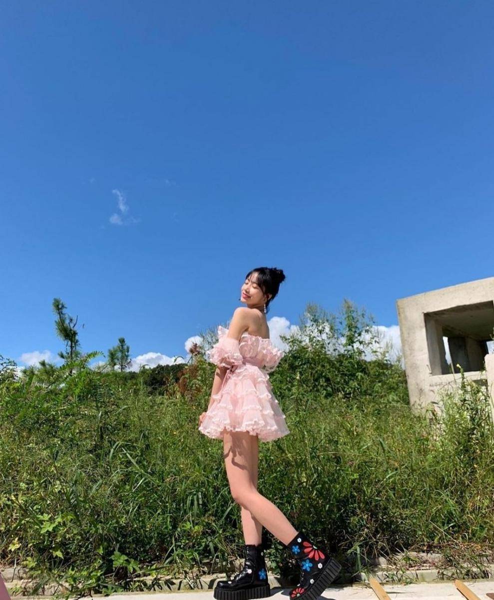 Jo Yuri eks IZ*ONE (instagram.com/zo__glasss)