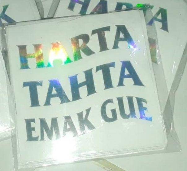 tulisan lucu seputar harta dan tahta (instagram.com/everythingcustom.jogja)