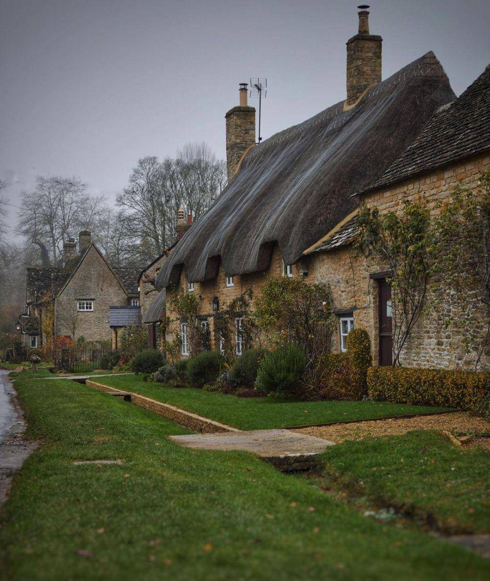 Minster Lovell (instagram.com/the_onlycookiemonster)