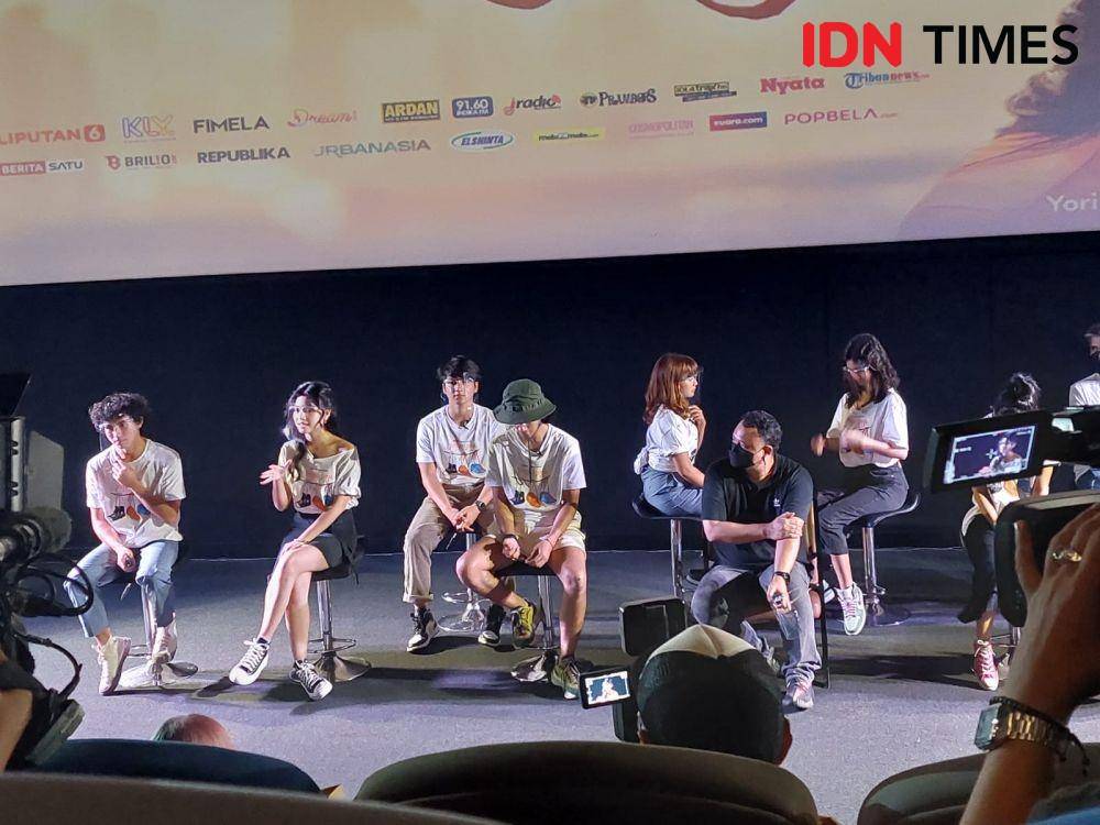 Press Conference & Gala Premiere Jingga dan Senja pada Senin 25/10/2021 (IDN Times/Erfah Nanda)