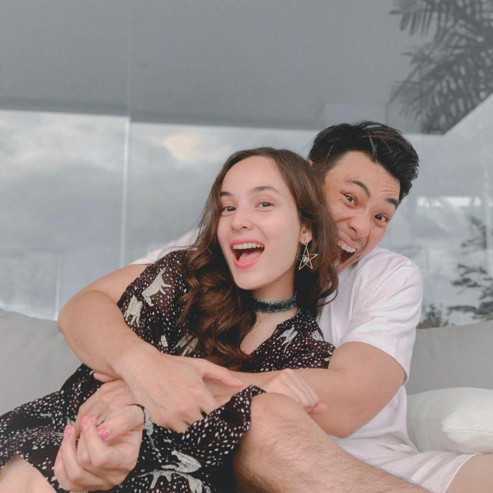 Perjalanan Cinta Chelsea Islan dan Rob Clinton Kardinal hingga Lamaran