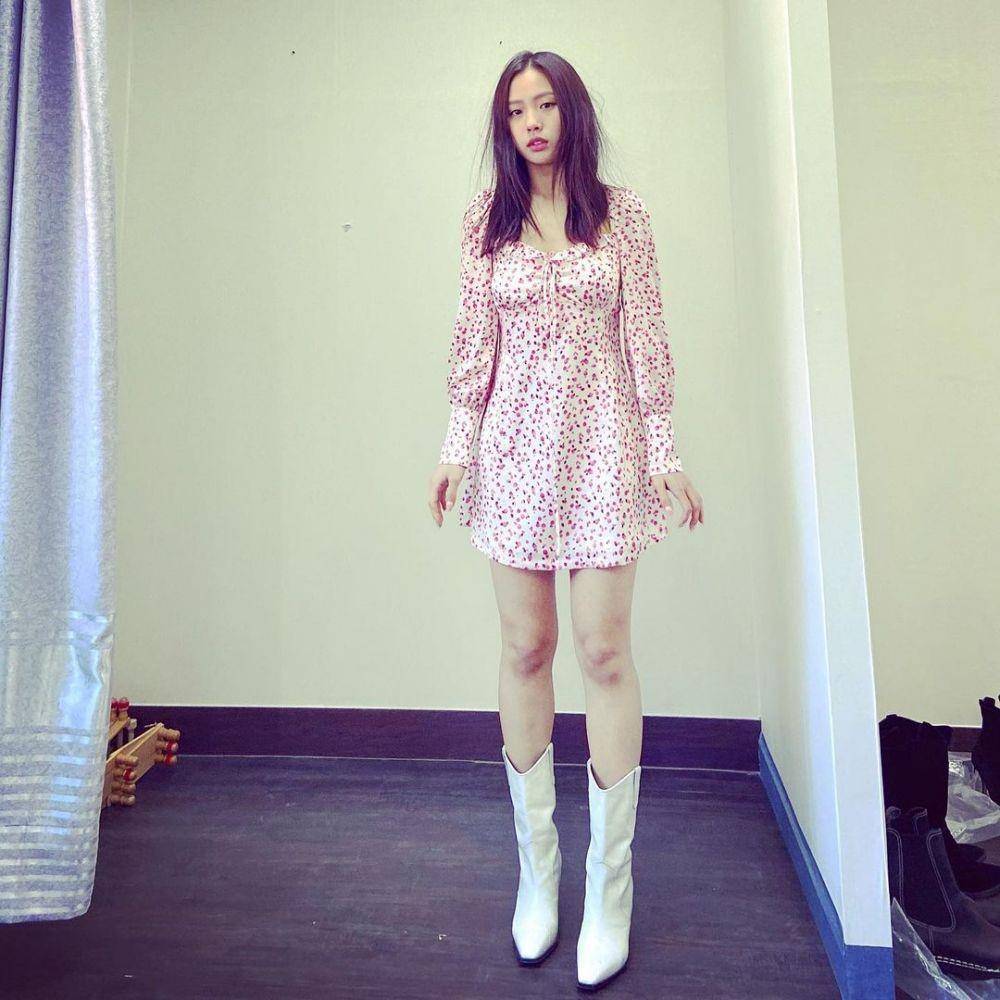 Dress ala Go Min-Si. (instagram.com/gominsi/)