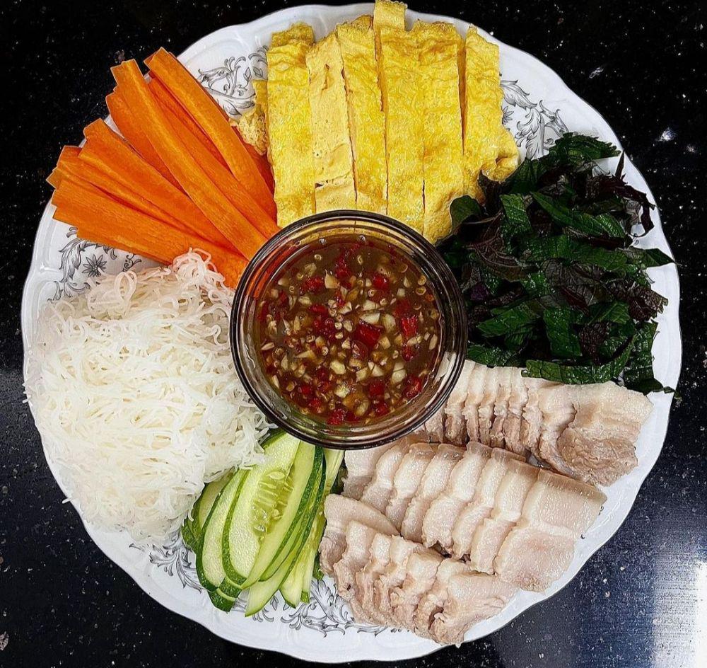 mắm nêm (instagram.com/po_tabi)