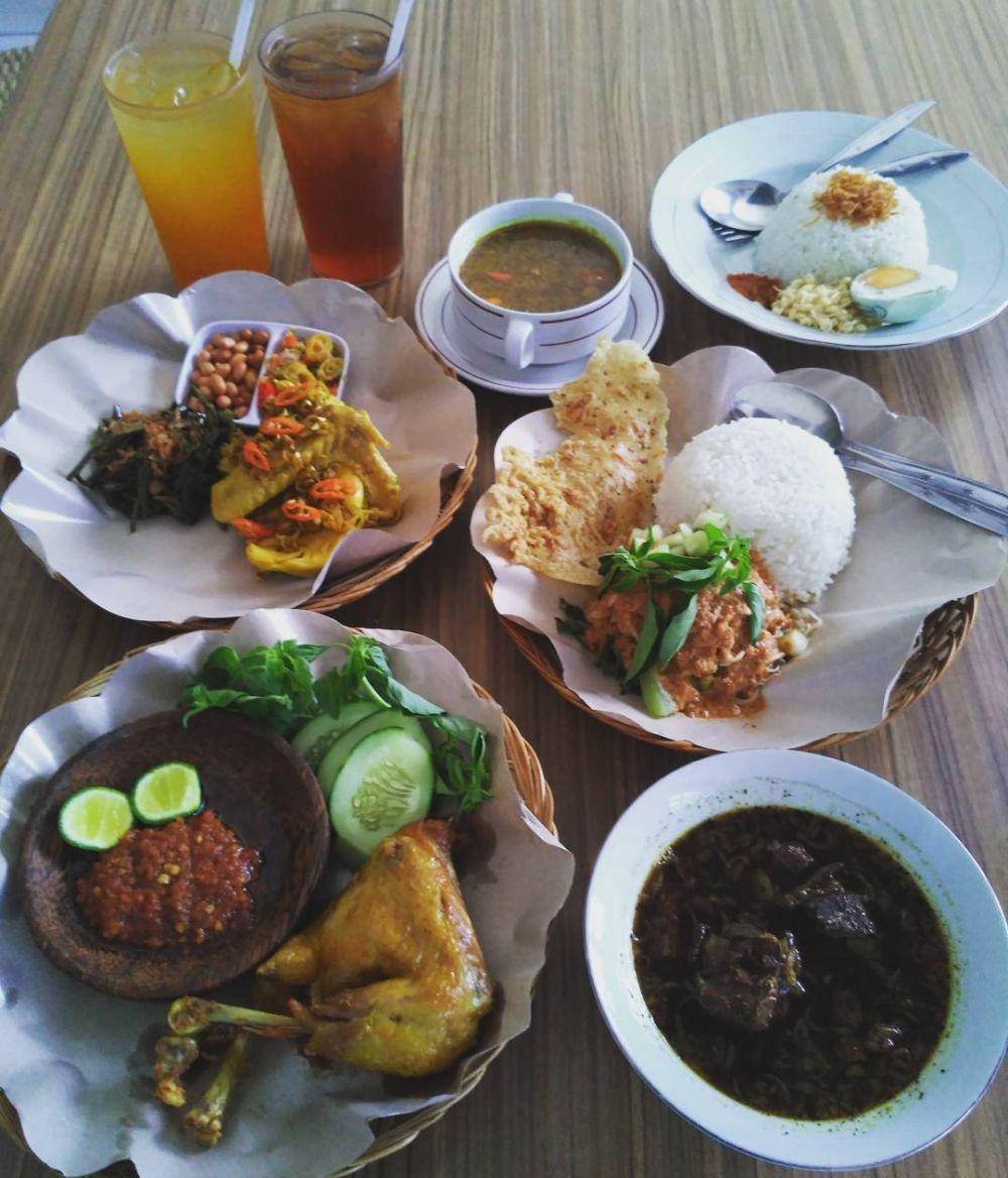 Nasi Pecel Bu Tinuk, Bali (instagram.com/nasipecelbutinukbali)
