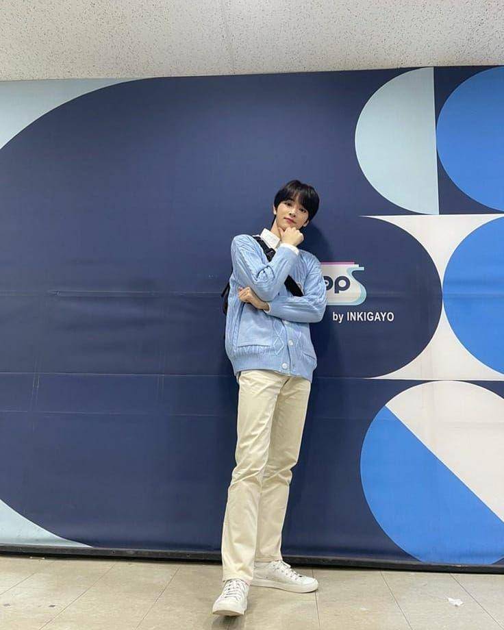 Outfit Seungchan NCT (instagram.com/nctunited00)