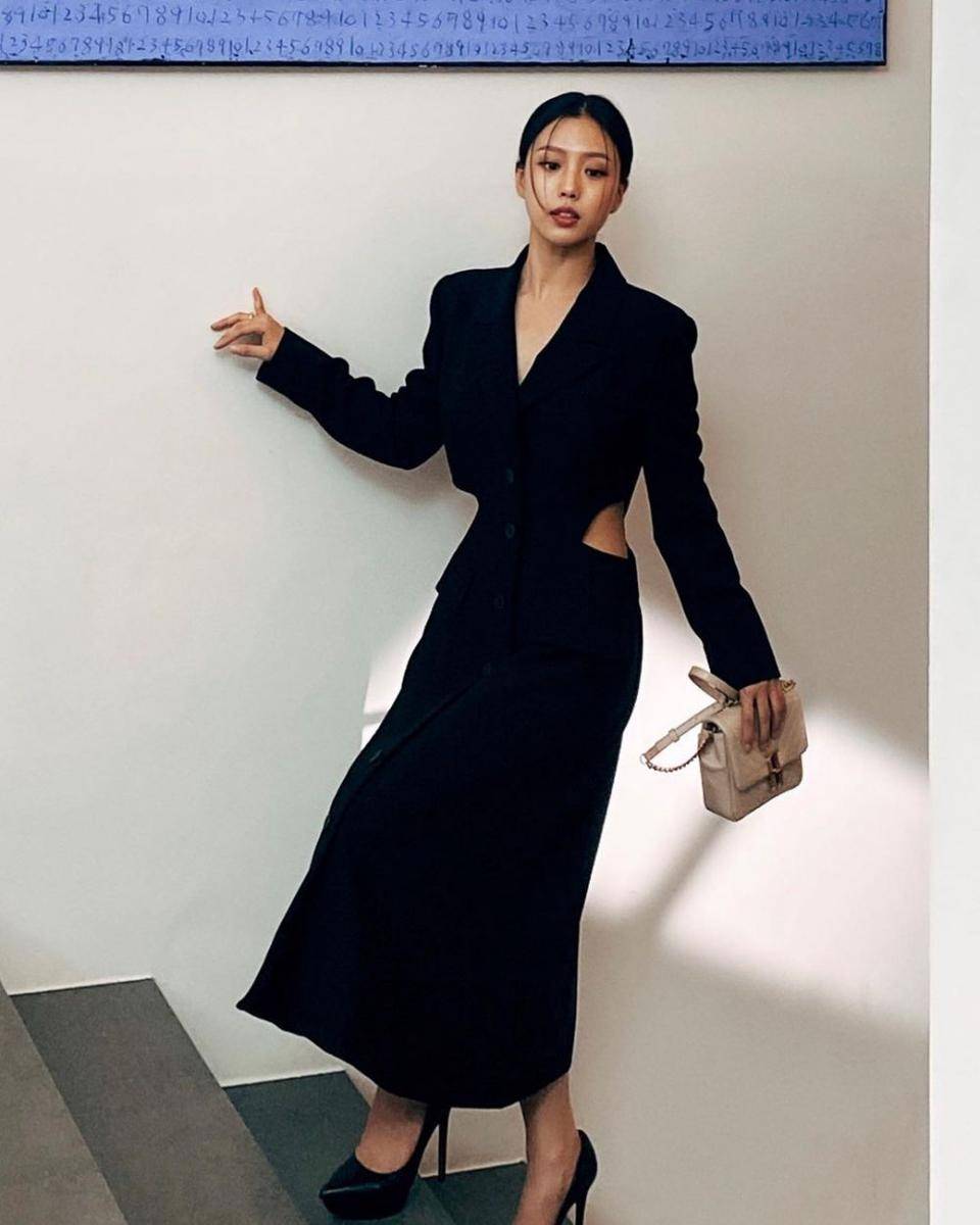 Dress ala Go Min-Si. (instagram.com/gominsi/)