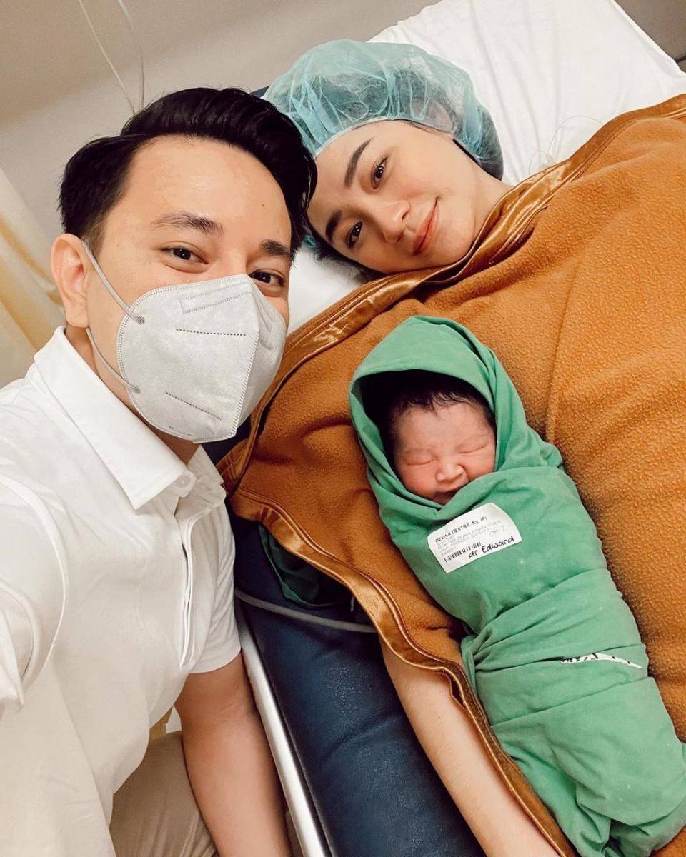 Billy Davidson dan Patricia Devina Dextra bersama anak pertama mereka. (Instagram.com/billydavidson_)