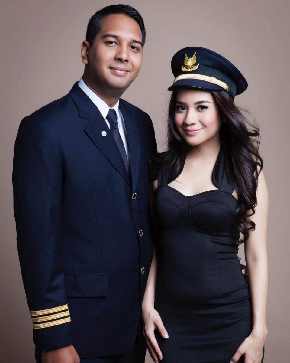 Artis yang menikah dengan pilot (Instagram.com/christiejulia/)