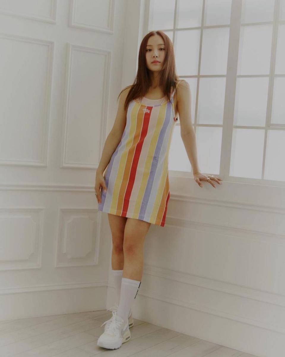 Dress ala Go Min-Si. (instagram.com/gominsi/)