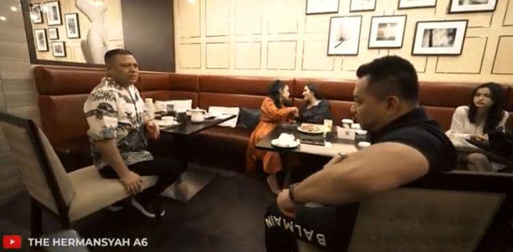 Keluarga Anang dan Raul Lemos (YouTube.com/The Hermansyah)