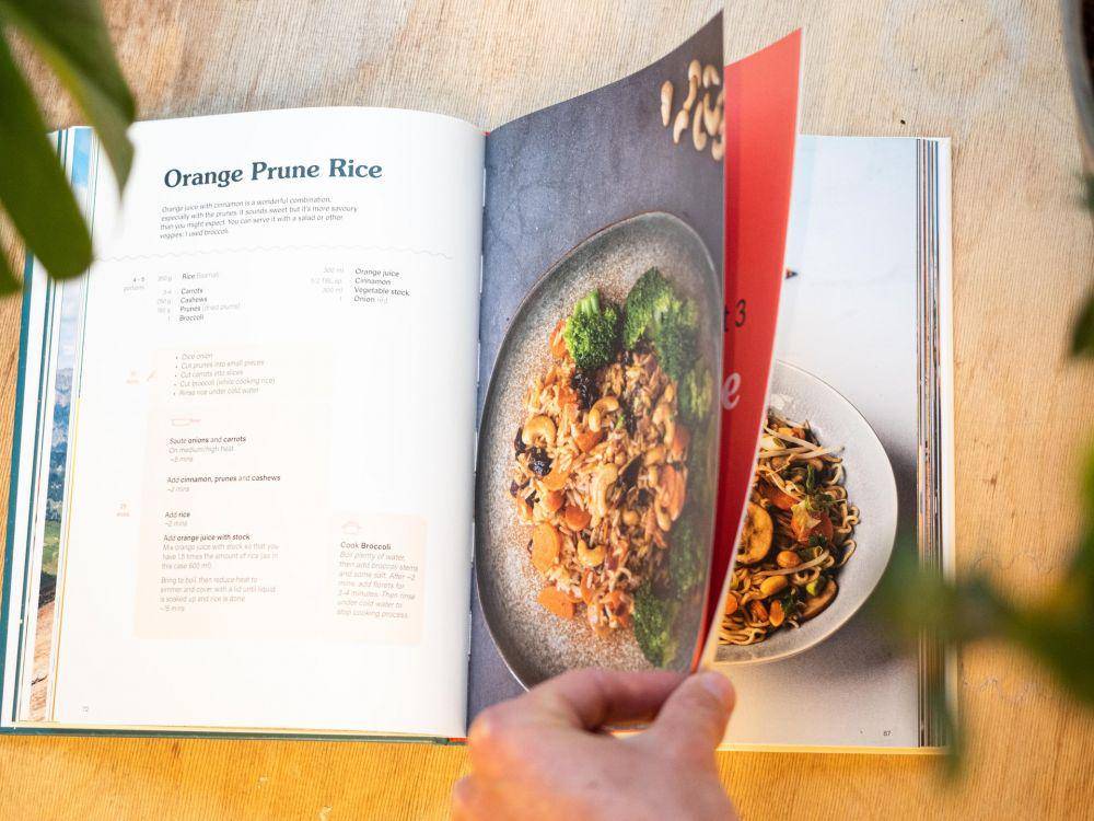 ilustrasi buku menu (unsplash.com/Frank Holleman)