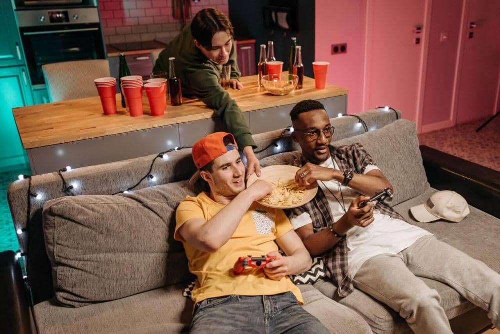 ilustrasi teman (pexels.com/Pavel Danilyuk)