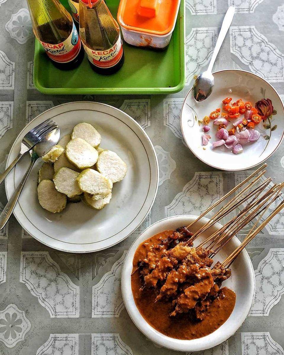 ilustrasi sate ayam martawi (instagram.com/makankeliling)