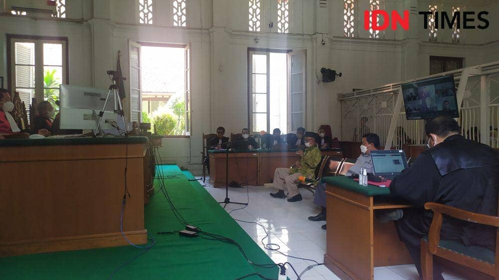 Sidang lanjutan terdakwa Nurdin Abdullah hadirkan saksi meringankan dan ahli di PN Tipikor Makassar. IDN Times/Sahrul Ramadan