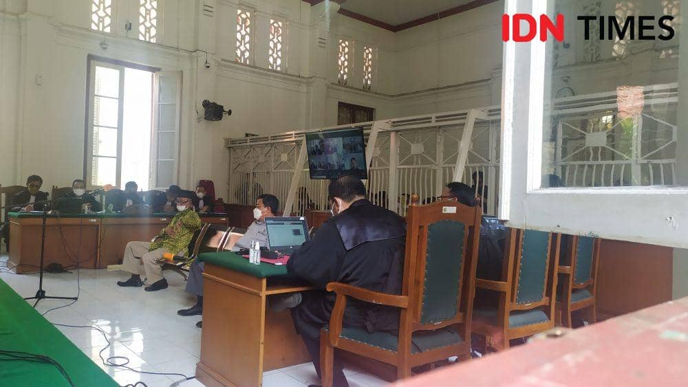 Sidang lanjutan terdakwa Nurdin Abdullah hadirkan saksi meringankan dan ahli di PN Tipikor Makassar. IDN Times/Sahrul Ramadan