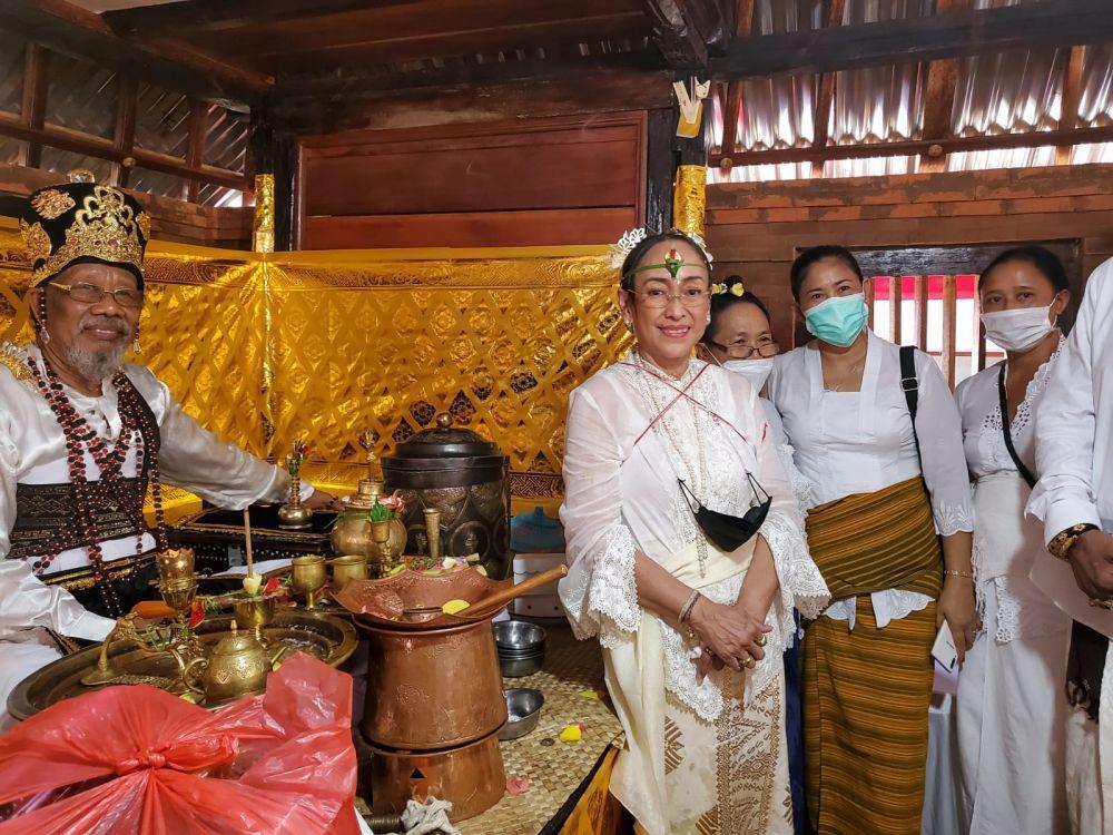 Kisah Perjalanan Spiritual Sukmawati Sukarnoputri Memeluk Agama Hindu