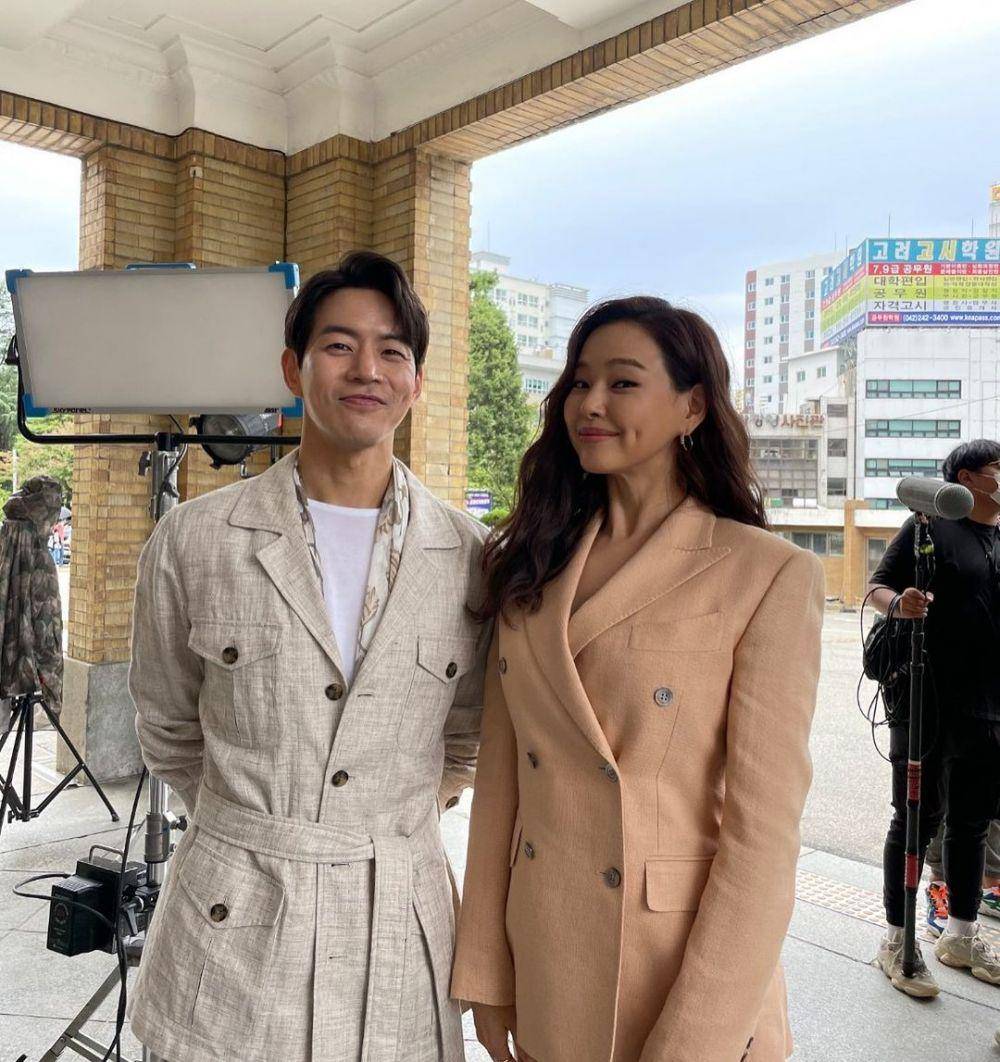 Lee Sang Yoon dan Lee Honey di balik layar One the Woman (instagram.com/lsy_810815)
