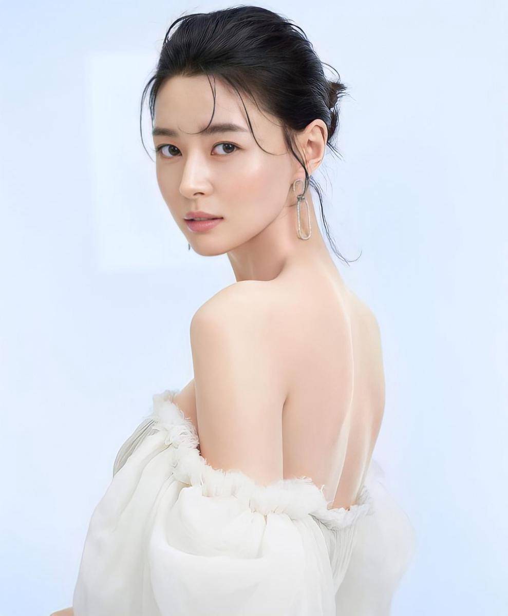 potret Kwon Na Ra (instagram.com/hv_nara)
