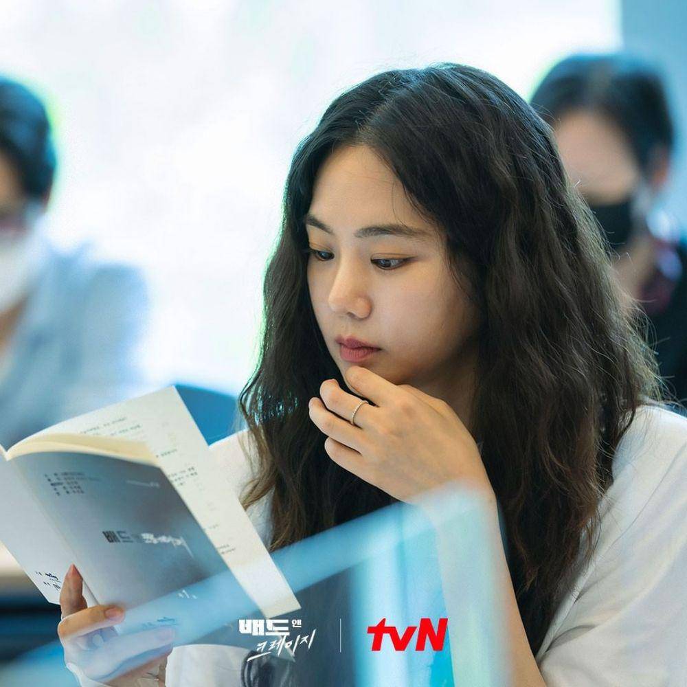 Han Ji Eun di pembacaan naskah drama Bad and Crazy (instagram.com/tvn_drama)